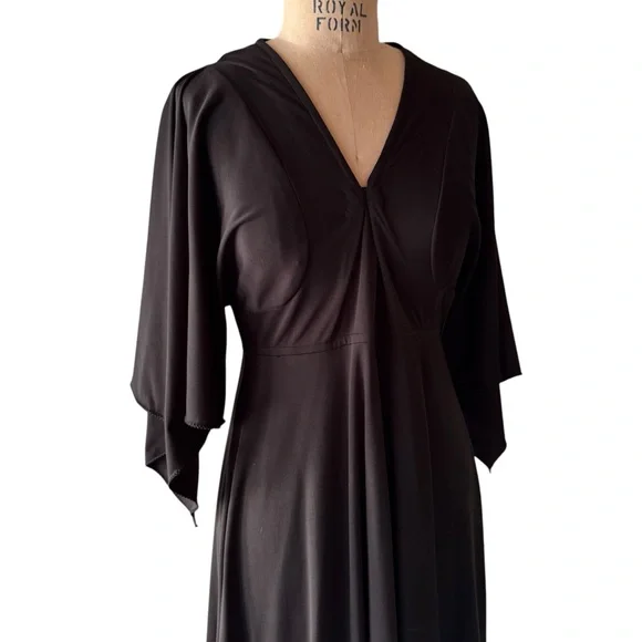 Vintage 70s Evelyn Pearson Black Housedress - Picture 6 of 9